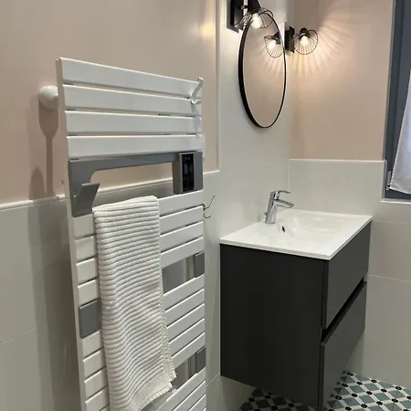 Apartment De Charme Avec Terrasse Privee, Jardin Partage *